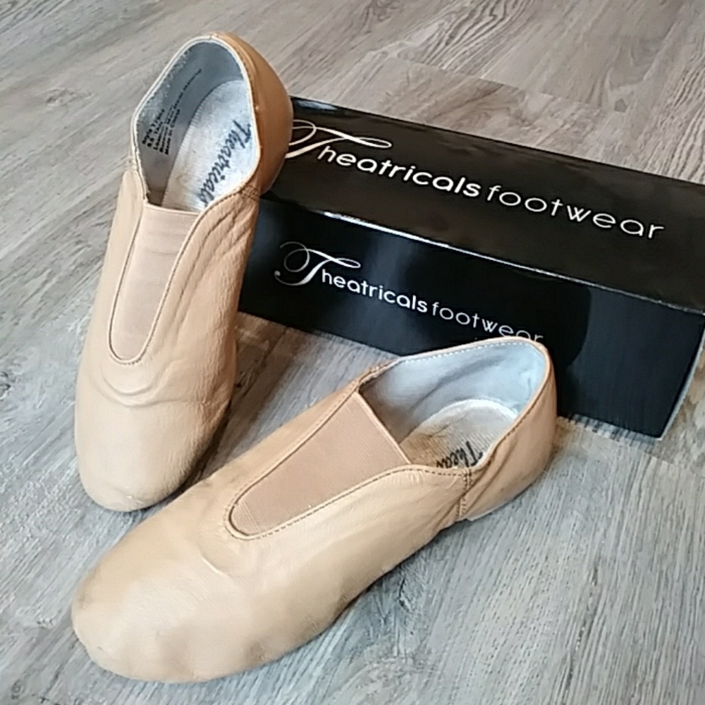 Theatricals tan leather Dance Jazz shoe, size 5.0